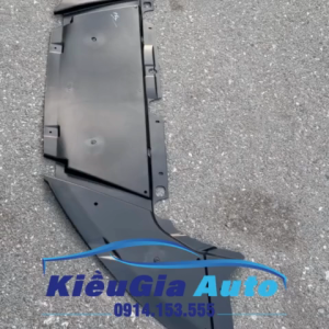 Chắn bùn gầm dưới cản trước Ford Focus 2013-2019 BM51A8B384AF