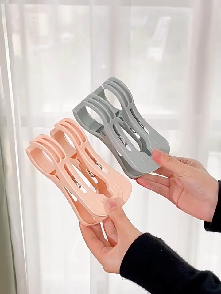 ArtLiving Strong Windproof Quilt Clips Large Plastic Pegs for Hanging Blankets Bed sheets & Clothes