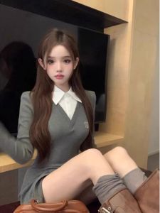 หวาน และบรรยากาศเผ็ด ปกโปโล เดรส ผู้หญิง ฤดูใบไม้ร่วง ฤดูหนาว การจับคู่ภายใน เสื้อโค้ท H-Line สองชิ้นปลอม กระโปรงสั้น