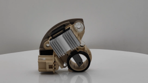 Alternator Voltage Regulator FOR FORD 06-101 14V  M529 310N10274Z RTR8122 162691 ARM3529AD ARM3529UT CY0118W70 A866T52970 VRH200998 IM529 RM3529A A3TJ2191 A3TJ2191ZC A3TJ2291 A3TJ2391 A3TJ2891 A4TJ0181 ALM2390BS ALM2891BS ALM4181BA ALM4181BS ALM4181MQ 