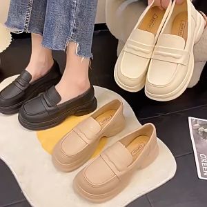 รองเท้าส้นสูง 7 ซม. หนัง PU ส้นหนา หัวเหลี่ยม สวมใส่สบาย สีดํา สีขาว เข้ากับทุกการแต่งกาย สไตล์คลาสสิกรองเท้าjk