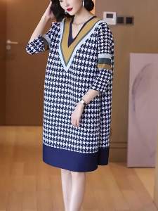 225[NOVA quality] Miyake houndstooth print pleated dress  spring new French temperament V-neck slim and loose plus size skirt