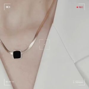 Kalung Gelang Dan Cincin Titanium Wanita Terbaru Model Liontin Kotak Hitam