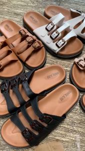 Sandal Jelly Wanita Terbaru & Sendal Flat Gesper Karet Ban