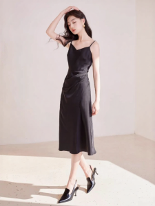 XIANGYING | French Elegant New Spring V-Neck Waist-Cinching Dress
