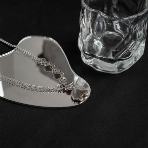 สร้อยคอไททาเนียมรูปหมียิ้ม Unbeaten สำหรับผู้ชายและผู้หญิง ดีไซน์ฮิปฮอป เครื่องประดับแฟชั่น ไม่ซีดจาง โซ่กระดูกไหปลาร้า