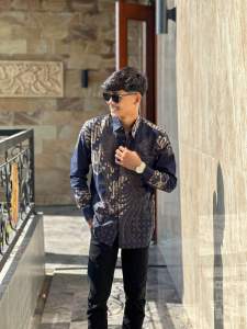 KEMEJA PREMIUM DARMARAJA NAVY BATIK FLORIST