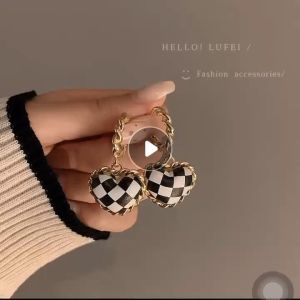EMS fashion hypoallergenic Korean Elegant Diamond Pearl Earrings Fashion Simple Earrings good quality