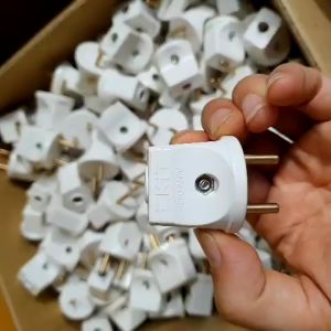 Phích cắm đơn chân cắm đồng vỏ nhựa chống cháy chính hãng