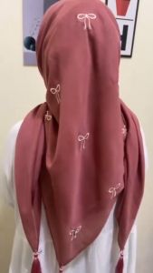 HIJAB SEGI EMPAT PARIS BORDIR TASSEL PITA KECIL// PARIS OLD BORDIR TASSEL PITA KECIL