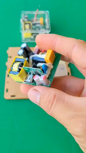 Mạch cóc sạc nhanh 30W hàng xuất châu âu nguồn vào 100v-220V out TypeC và box mica thiết kế riêng siêu đẹp.