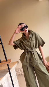 🔖Mirrorsister 50722.8 ชุดเซ็ตเสื้อคู่กางเกง เสื้อทรงโอเวอร์ไซส์แขนกว้าง มีเข็มขัดผูกเอวในตัว กางเกงขากระบอกใหญ่ใส่สบาย