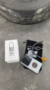 PORTABLE ELECTRIC AIR PUMP RECHARGEABLE TYRE INFLATOR 150PSI