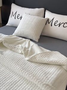 Multi Functional Thickened Blanket Microfiber Fluffy Solid Color Sofa Blanket French Velvet Travel Blanket Queen Size Ready Stock