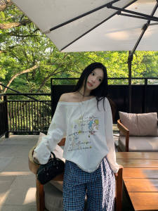 Thin Loose Off-Shoulder Slanted T-Shirt Sun Protection