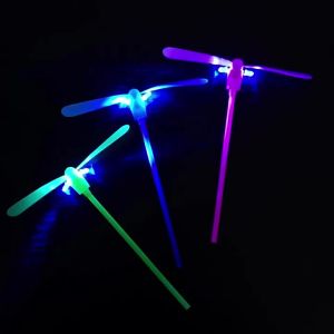 Đồ Chơi Chuồn Chuồn Tre Phát Sáng LED Đồ Chơi Quay Tay Phát Sáng Ngoài Trời Quà Tặng Tiệc Trẻ Em Quà Sinh Nhật Phát Sáng Ban Đêm Dành Cho Trẻ Em