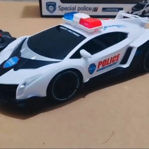 Remote control racing car 1:14 1:16 Lighted four-way police car high-speed drifting childrens electric toy