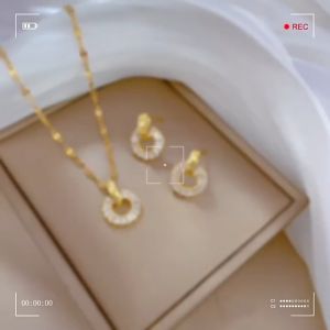 สร้อยคอผู้หญิง 18k ทองจริง เต็มเพชร แหวนจี้ ต่างหูชุด ของ ขวัญวัน เกิดแฟนสาว