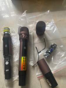 Micro loa kéo Q36 UHF ( 2 mic + 1 board thu + dây cáp ) đầu K8 loại 1 inox sơn tỉnh điện