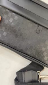 [hỏa tốc]Túi đeo chéo Nam nữ đen ngang khắc Laser caro nỗi bật DF12 {VIDEO THẬT}