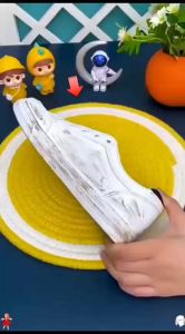 Khăn ướt vệ sinh giày (Sneaker Canvas Vải...) chuyên dụng. Miếng vệ sinh giày có bọt nhỏ gọn hiệu quả tiện dụng