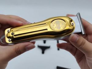 BARU KEMEI KM 679 Alat Cukur Rambut Elektrik Tanpa Kabel / Hair Trimmer Rechargeable