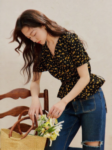 INMAN | French Floral V-Neck Belted Fitted Blouse
