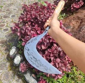 ALAT PANGKAS RUMPUT BAHAN BAJA ASLI ANTI MELEOT SUPER TAJAM