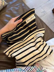 Túi Đựng Mỹ Phẩm Du Lịch Phong Cách Nhật Bản Túi Đựng Kem Dưỡng Da Sọc Đen Vàng Túi Đựng Mỹ Phẩm Cầm Tay Đơn Giản Thanh Lịch Túi Đựng Mỹ Phẩm Mềm Có Thể Gấp Lại