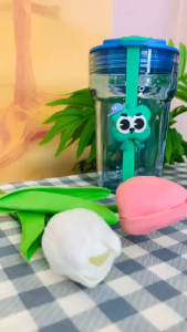 แก้วน้ําพลาสติก พร้อมหลอดดูด ขนาดใหญ่ จุน้ําได้เยอะ คุณภาพสูง แฟชั่นฤดูร้อน กันรั่วซึม