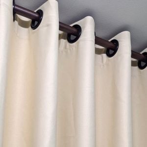 ห่วงตาไก่ผ้าม่าน สีเรียบ  พลาสติกเนื้อหนา