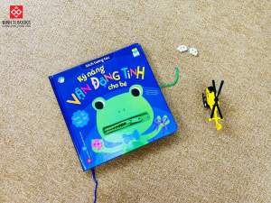 Sách phát triển vận động tinh cho bé đóng mở cài tháo kéo từ 0 đến 2 tuổi