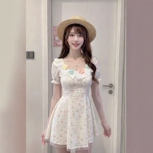 CHANGTONG | Sweet Floral Waist Cinching Slim Fitting Dress For Petite Holiday Beach Style