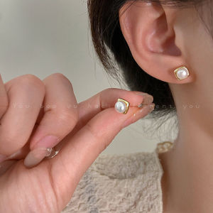 French Pearl Earrings Womens New 2025 Fashion Retro Luxury Sensation Sleepable Elegant Jewelry No Need to Remove