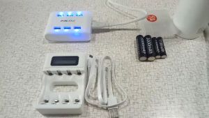 PALO Battery Charger USB 4 Slot AA/AAA 1.2V NiMH Fast Charging Smart Universal Portable Rechargeable Battery Charger
