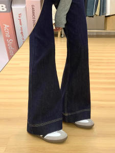 กางเกงยีนส์ทรงหลวมเอวสูงทรงขาบานสีน้ำเงินเข้มสำหรับผู้หญิง กางเกงยีนส์ทรงหลวมทรงขาบานทรงลำลองสำหรับฤดูใบไม้ร่วงปี 2025