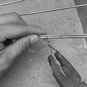 Hog Ring Plier Tool And 600 Nails Clips Staples Chicken Mesh Cage Wire Fencing Caged Clamp Poultry Supplies Fastening Clamp Installation Poultry Cage Pliers Rabbit Fox Bird Dog Cage Clamp Installation Kit