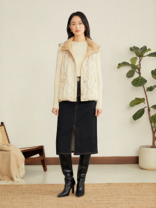 French Style Detachable Hood Daisy Embroidered Womens Quilted Vest