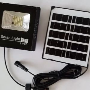 Đèn năng lượng mặt trời Đèn pha năng lượng mặt trời 45w có đèn báo dung lượng Chống nước IP 67 BH 2 năm LED Thắng Trang