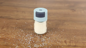 0.5g Salt Press Bottle Seasoning Jar Container Control Metering Shaker Healthy Lifestyle Kitchenware Dispenser Press Metering Seasoning Can