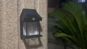 Lampu Dinding Solar Sensor Gerak/Lampu Taman Solar Lampu Tenaga Surya FHLC