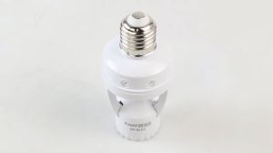 Fitting Lampu Bohlam PIR Sensor 2000 LUX 240V 60W E27