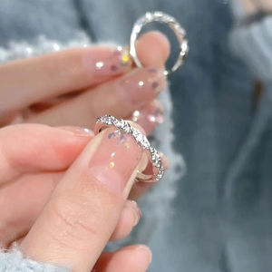 Fashionable Open Ring with Small Diamonds Simple Basic Style Candy Shape Sugar Ring New Arrival 2025 Stylish Accessory