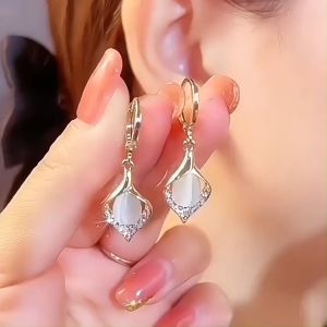 Nicedays🍒Anting Air Mata Malaikat Anting-anting Mewah Berbentuk Tetesan Air Anting-Anting Mewah Wanita