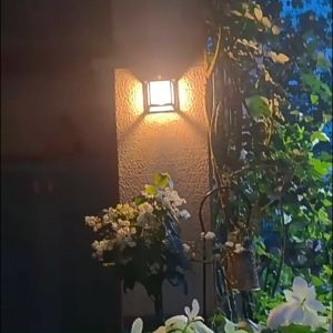ไฟโซล่าเซลล์ติดผนัง LED ไฟเซ็นเซอร์อัตโนมัติ ไฟติดผนัง กันน้ำ/กันฝน ไฟทางเดิน ไฟกำแพงโซล่า ไม่ต้องเดินสายไฟ ค่าไฟฟ้าไม่ต้องใช้เงิน