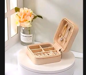 Gratis Ongkir - Kotak Perhiasan Portabel / Jewelry Box Kotak Tempat Perhiasan Kotak Aksesoris Wanita