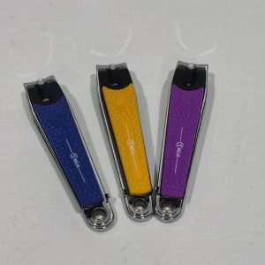 Bấm móng tay TMDA siêu bén có lớp nhựa chống trơn trượt.