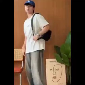 "ขายดี ส่งเร็ว กทม 1 วัน" HOMEBOY เสื้อยืดผู้ชาย OVERSIZE เสื้อยืดเท่ๆ HB.THERUNNINGCLUB