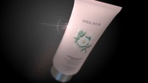 Sữa Dưỡng Thể Weilaiya Hương Nước Hoa 200ml Body Lotion Hoa Trà Giúp Dưỡng Trắng Da Căng Bóng Mịn Màng