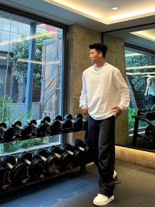 Áo Thun Dài Tay Cotton Phong Cách Mỹ Cho Nam Mùa Thu Cổ Tròn Rộng Rãi Mặc Trong Hip Hop Áo Lót Cotton Nguyên Chất